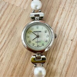 Persona ladies silver tone pearl bracelet dress watch NEW BATTERY